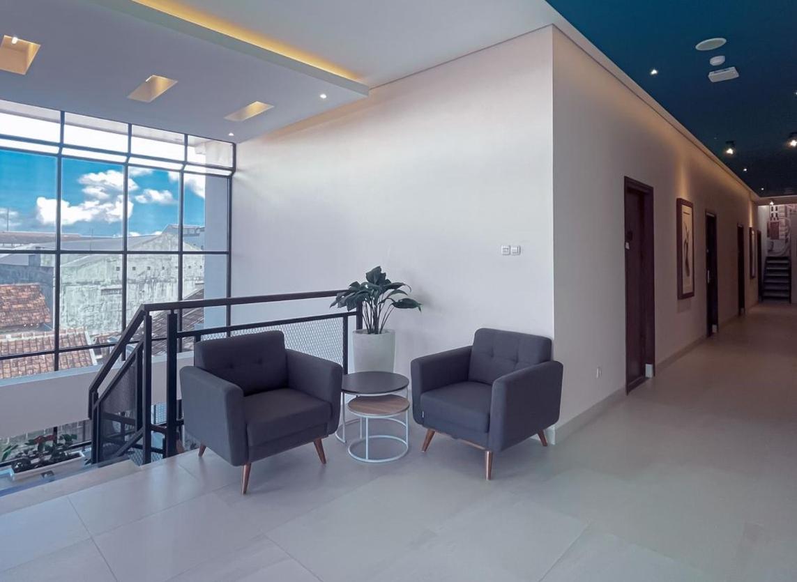 Aj Boutique Hotel Yogyakarta Exterior photo